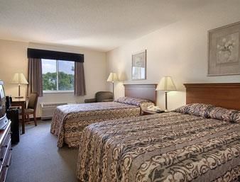 Baymont By Wyndham Columbus/rickenbacker Hotel 3*
